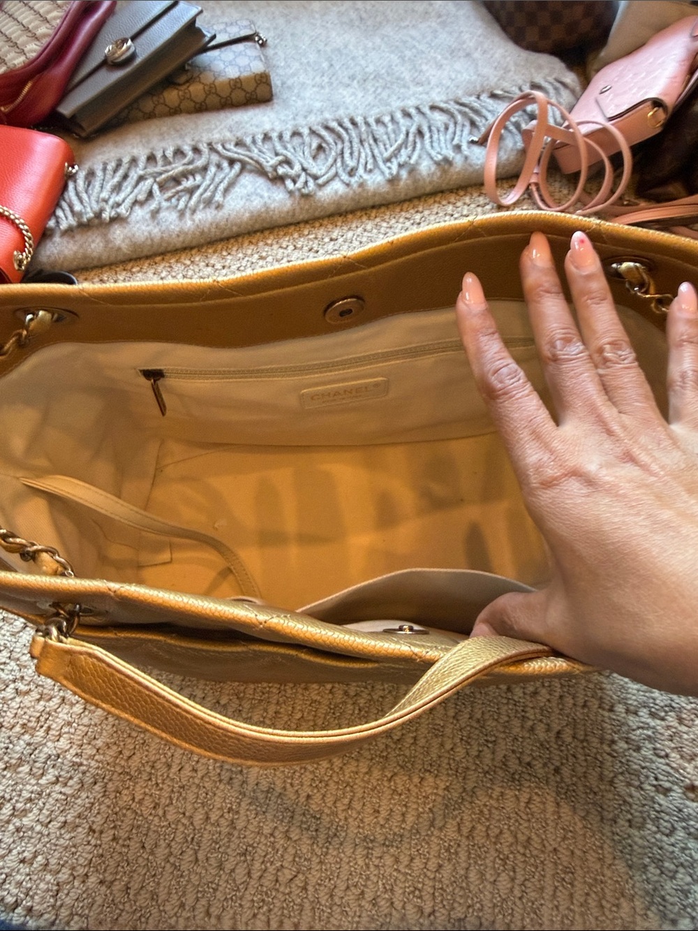 Chanel - Picture 3 of 10